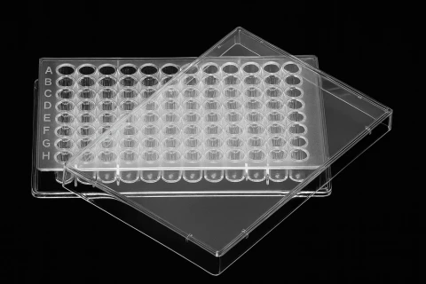 Zestaw Płytka titracyjna płaskie dno F 96 studzienek + Pokrywa Sterylne